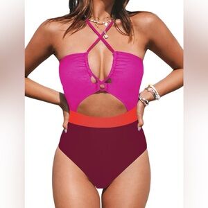 NWT Cupshe cut out one piece swimsuit. Padded bra, adjustable straps Size L.
